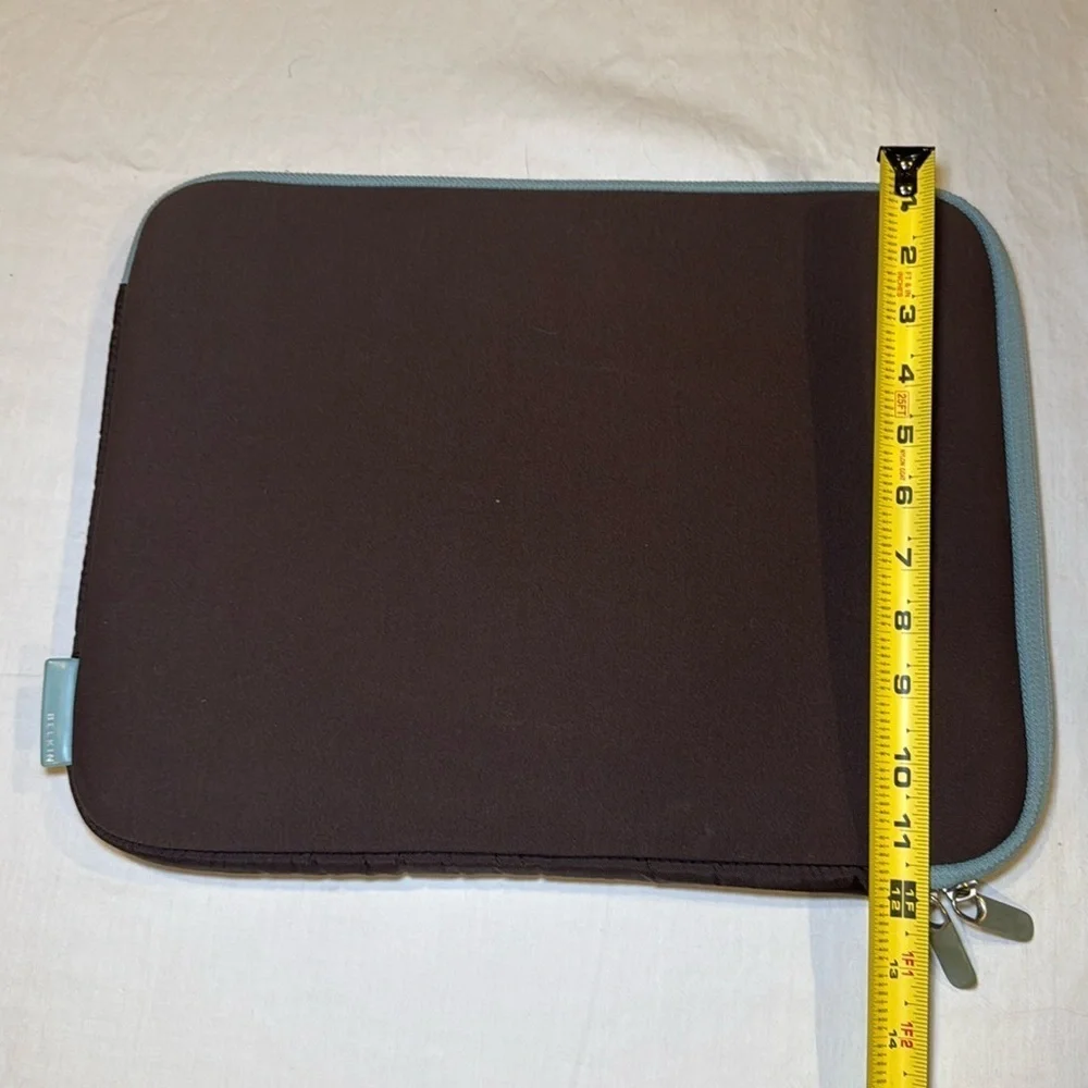 Belkin Neoprene Brown and Blue Laptop Zipper Case Fits 15in Laptops EUC